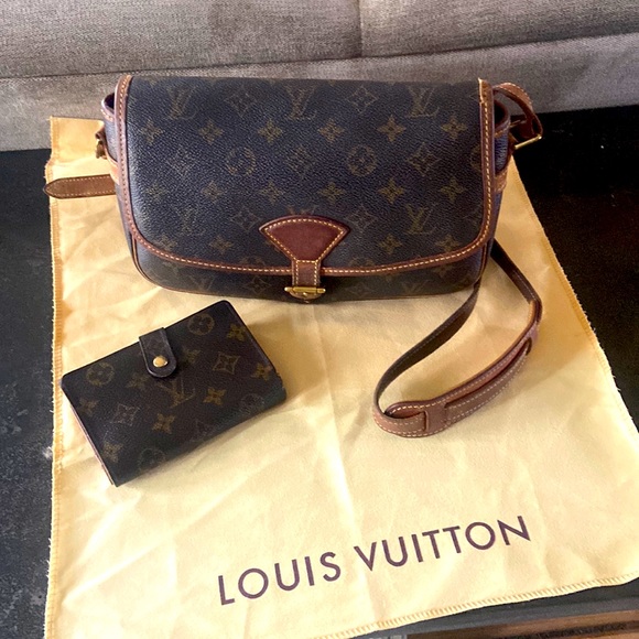 Classic Louis Vuitton vintage Solonge Crossbody bag and Wallet - Picture 2 of 10